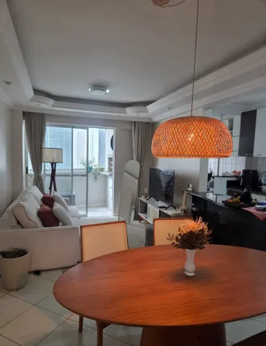 Apartamento 2 Quartos (1 Suíte) em Barreiros - Sacada com Churrasqueira e Elevador