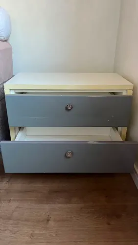 Mesa de cabeceira (2 gavetas)