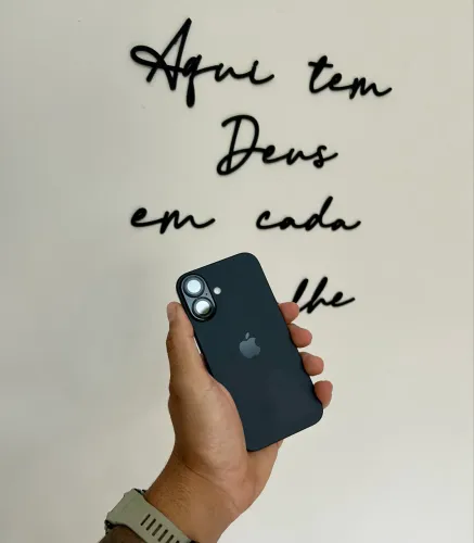 iPhone 16