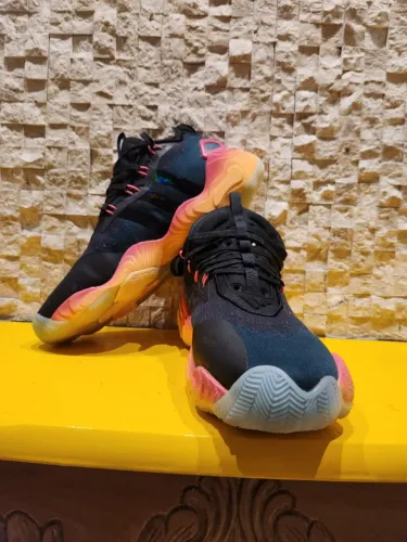 Adidas Trae Young TAM 43