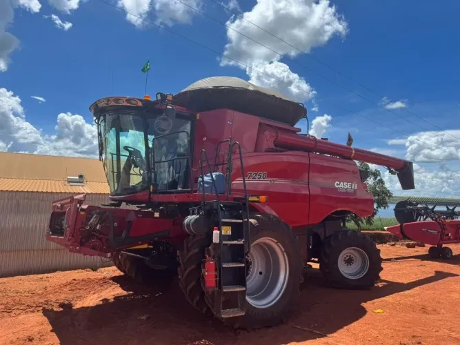 Colheitadeira CASEIH * $180MIL + parcelas no boleto