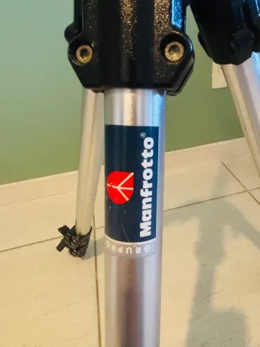 Tripé profissional Manfrotto