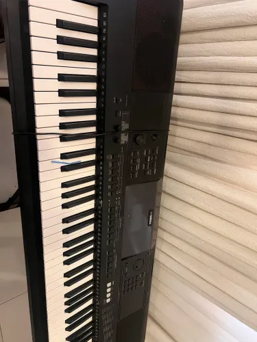 Teclado usado Yamaha psr ew400