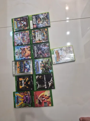 Xbox One S 1TB + 13 Jogos Mídia Física (GTA V, Watch Dogs, Minecraft e +) APENAS ENVIO