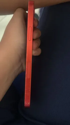 iPhone 12 vermelho para sair