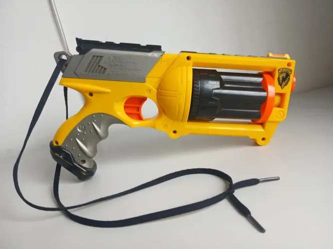 Nerf amarelo (nao acompanha dardos)