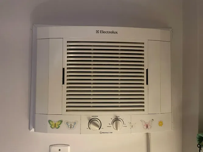 Ar-condicionado de janela Electrolux Maximus 7500 - para conserto