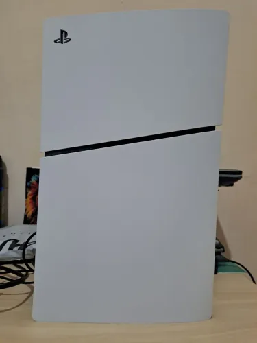 Ps5 Slim Edição Digital Impecável - Pouquíssimo uso (1 controle + Cabo HDMI)