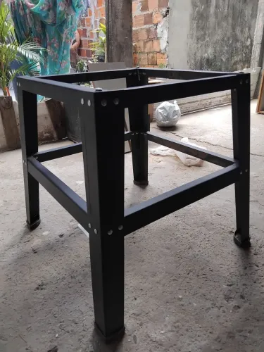 Base em metal