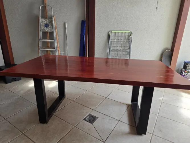 Mesa madeira maciça 