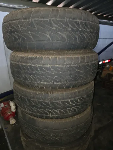 Pneu para caminhonete 255/70/16