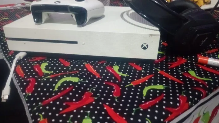 Xbox one s com o defeito do Plim