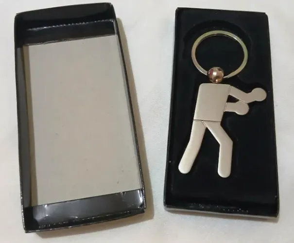 1 chaveiro metal aço cromo esport lutador (novo)