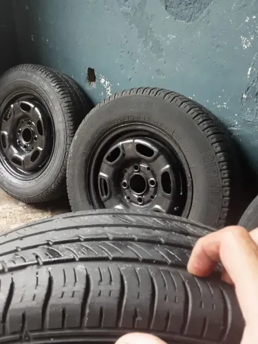 Rodas original gol quadrado e pneus meia vida!