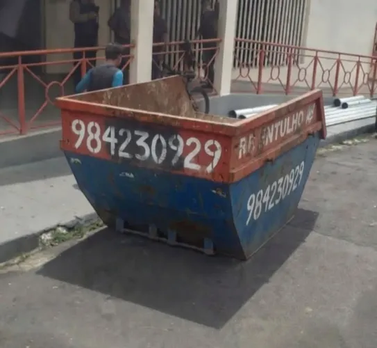 Caixa coletora de entulho 