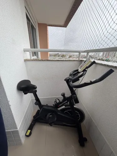 Bicicleta Ergométrica Mile Fitness Spinning com monitor de exercício. Acomp. capa proteção