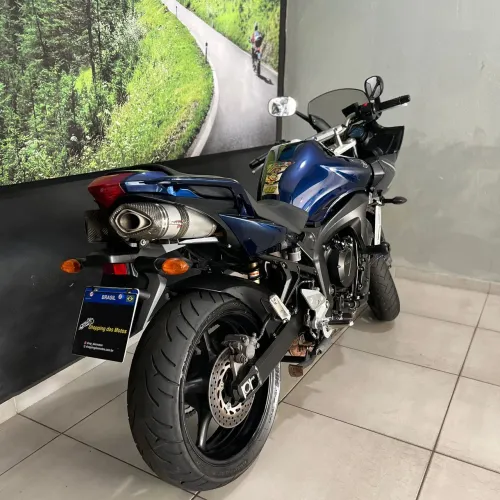 FZ6 em excelente estado de conservação.