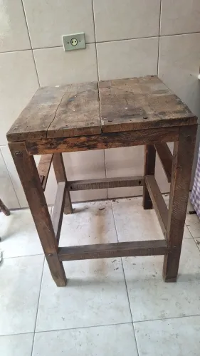 Bancada madeira de lei 87 altura e tampo com 68×68 68