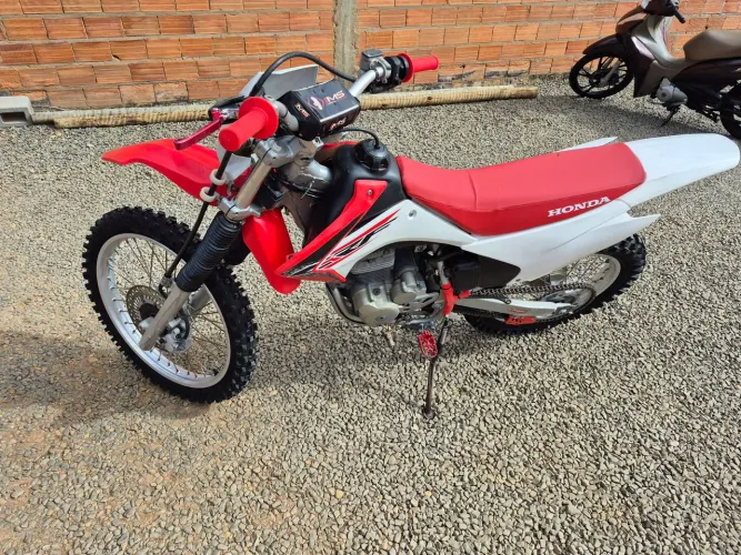 Moto CRF 230