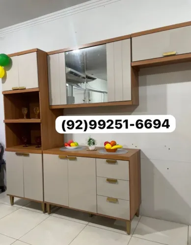 armario de cozinha com vidro