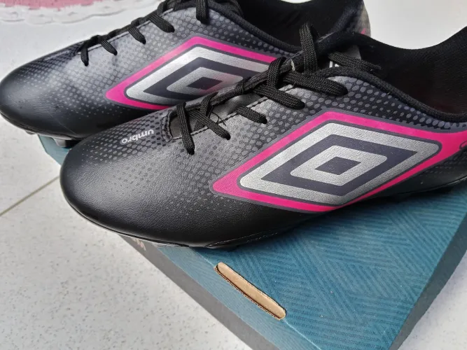 Chuteira da umbro