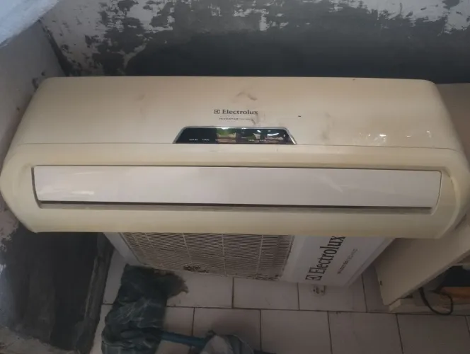 Ar-condicionado Eletrolux 9 mil btus