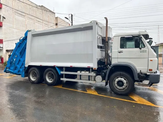 ALUGO CAMINHÃO COMPACTADOR DE LIXO