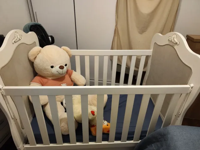 Berço 3 em 1, vira uma mini cama, valor original 4mil