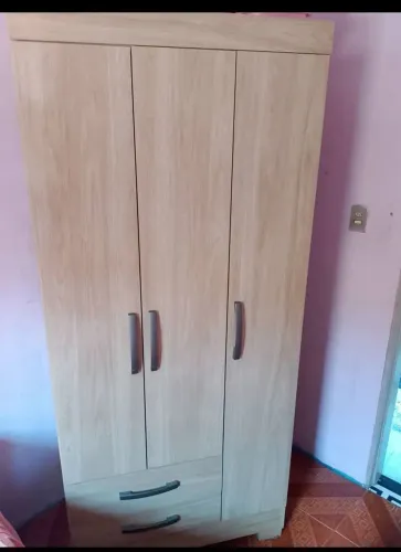 Guarda roupa para solteiro