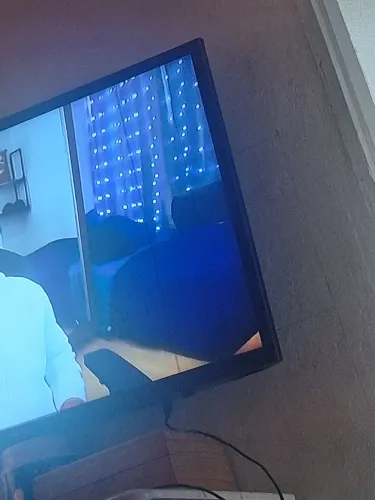 Vendo TV smart Samsung em bo. Estado tem somente duas listra no canto porém não interfere