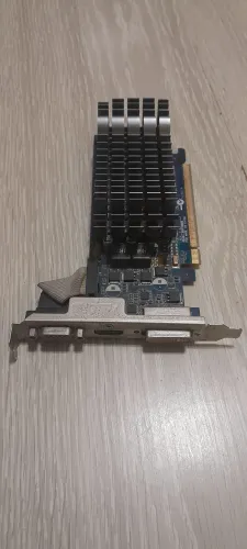Placa de vídeo Asus nvidia 1gb 64bitz