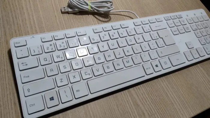 Teclado Slim LG KB1430 USB Branco - Silencioso e Elegante (ABNT2)