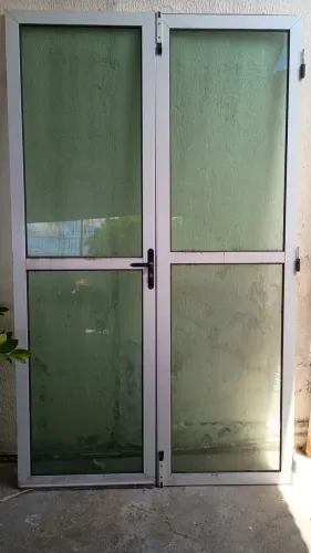 Porta de alumínio