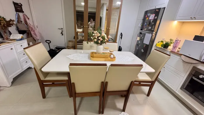 Mesa 6 cadeiras