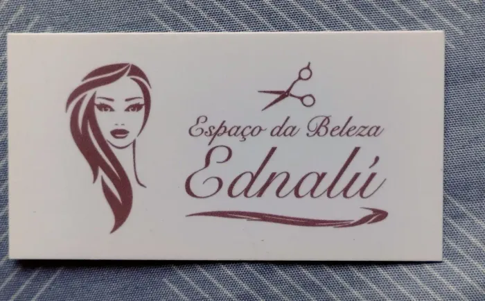 Procura-se manicure