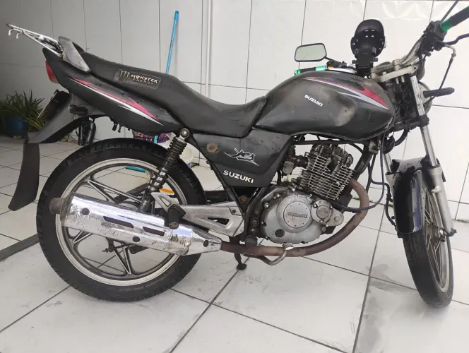 Suzuki yes 2010