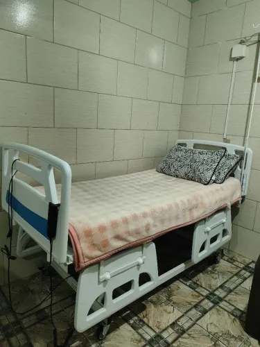 Cama hospitalar elétrica articulada