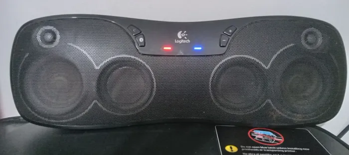 Desapego: Caixa de Som Portátil Logitech Wireless Boombox (Bluetooth).