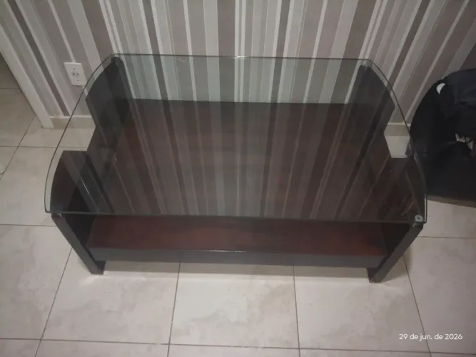 Mesa de centro e apoio de madeira maciça