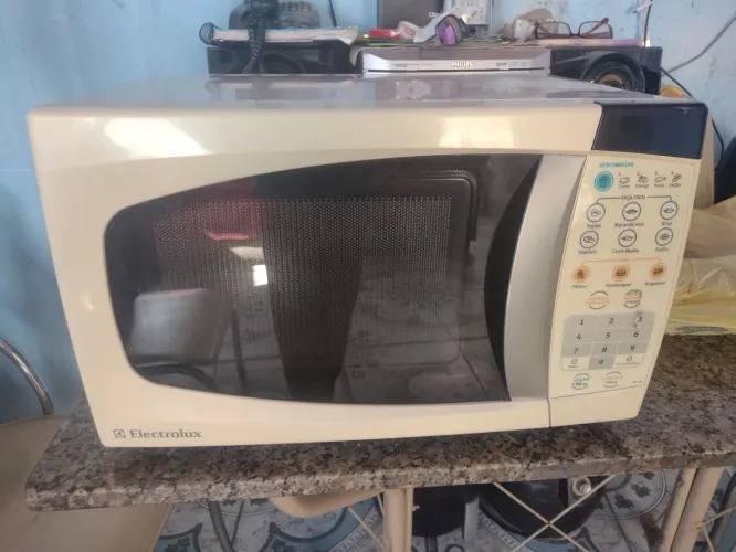 Microondas Eletrolux 18 litros 220 v