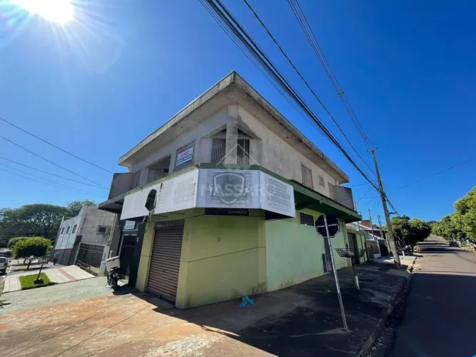 OPORTUNIDADE DE INVESTIR EM SOBRADO COMERCIAL COM APARTAMENTO EM CIMA E DUAS SALAS COMERCI