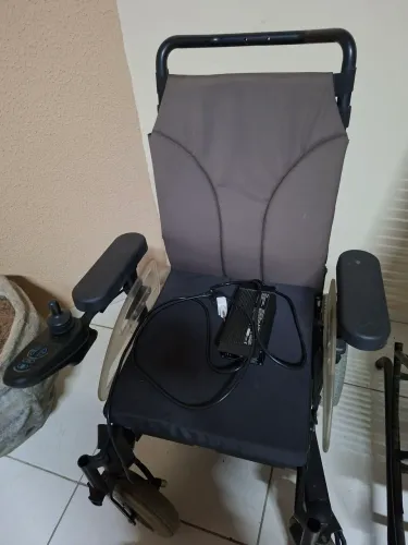 Cadeira de rodas elétrica