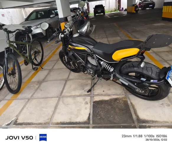 Ducati scrambler Full throttle neo retrô