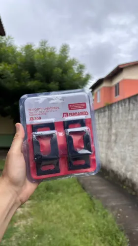 Suporte universal para TVs LCD e LED de 10 a 71 polegadas. Suporta até 40kg