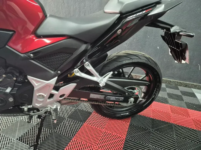 CB 300F CBS , único dono com garantia de fábrica impecável nunca caiu e nunca foi em lava