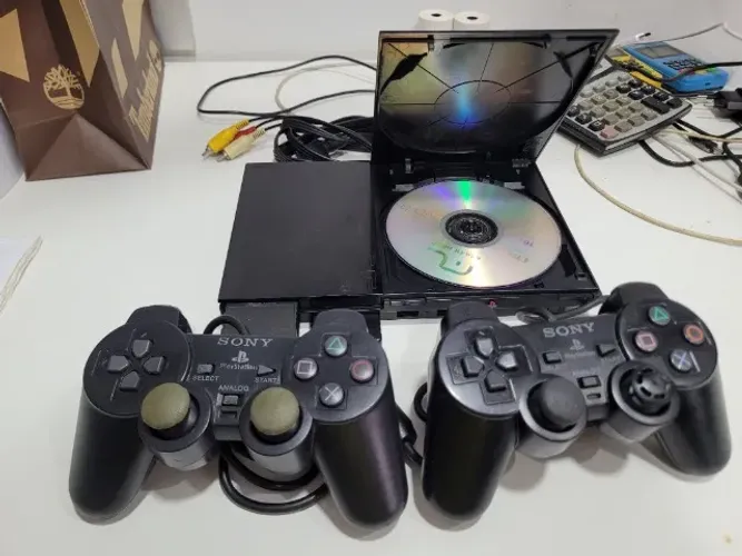 PlayStation 2 PS2 Slim Desbloqueado + 2 Controles Originais + Cabos
