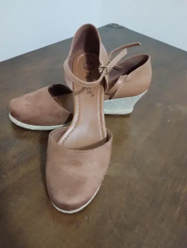 Sapato Anabela 38