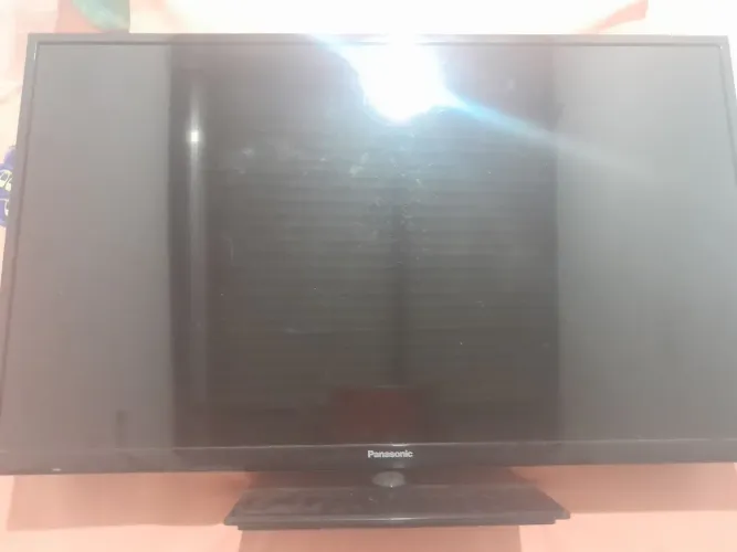 Vendo TV de 32 polegadas Panasonic com defeito