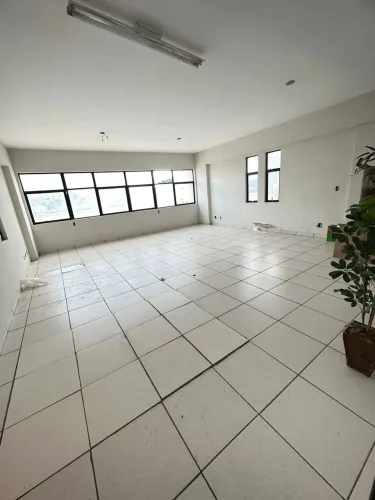 Sala Comercial 135m² à venda - Centro de Várzea Grande, em frente ao Terminal André Maggi