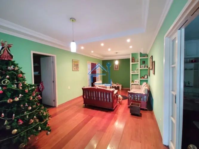 Casa com 4 dormitórios na Vila Haro em Sorocaba/SP